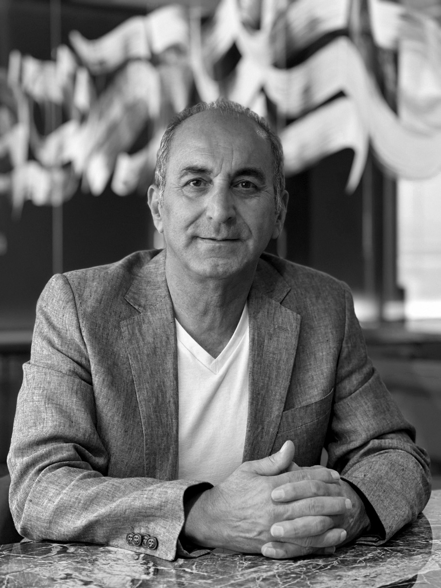 ایرج خوش خلق